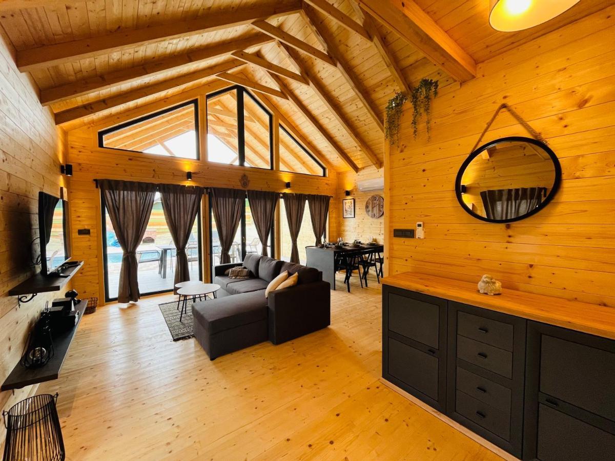 Holiday House Adamo Selno ภายนอก รูปภาพ