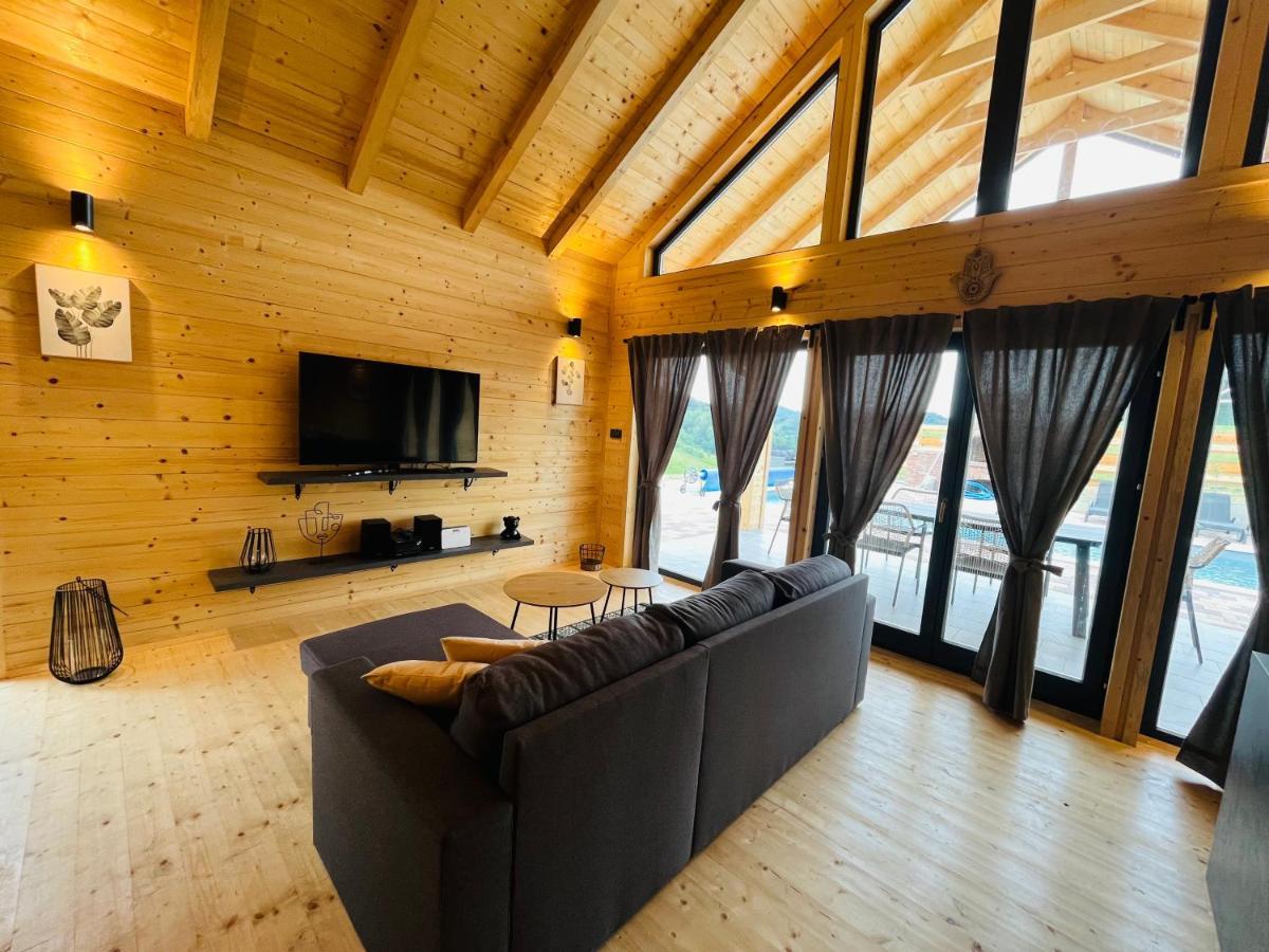 Holiday House Adamo Selno ภายนอก รูปภาพ