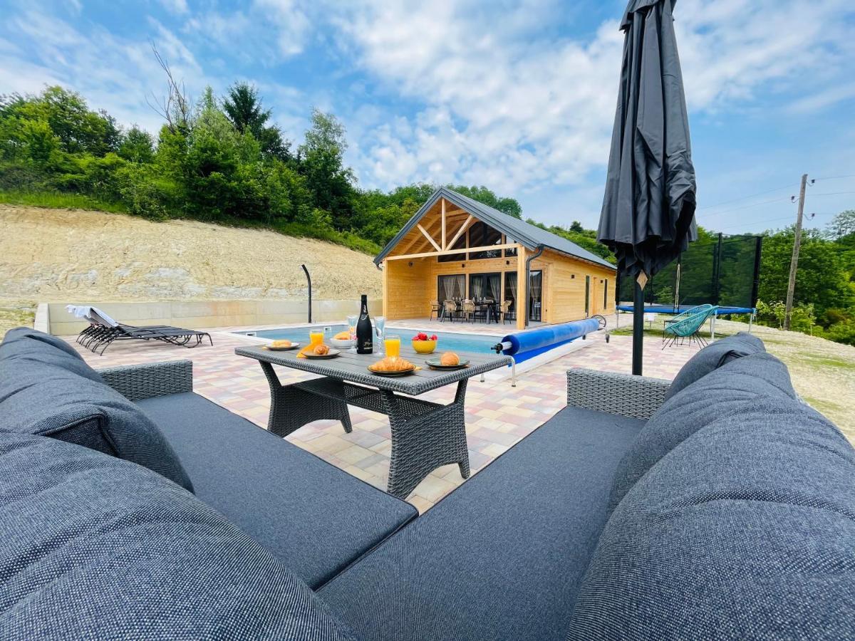 Holiday House Adamo Selno ภายนอก รูปภาพ