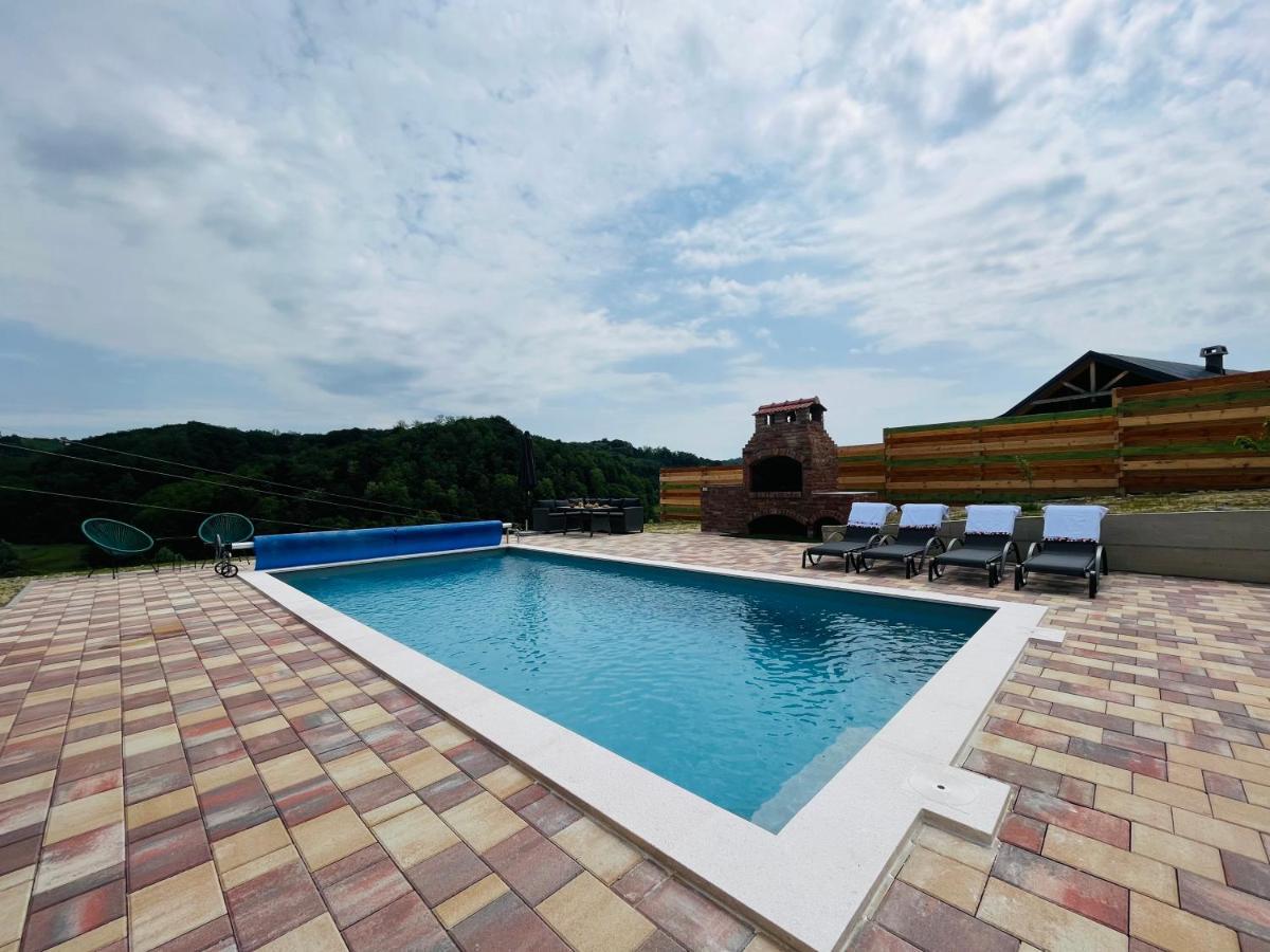 Holiday House Adamo Selno ภายนอก รูปภาพ