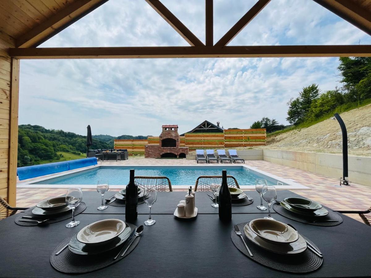 Holiday House Adamo Selno ภายนอก รูปภาพ