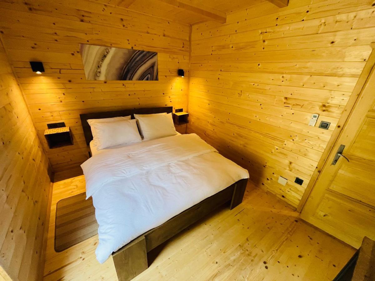 Holiday House Adamo Selno ภายนอก รูปภาพ