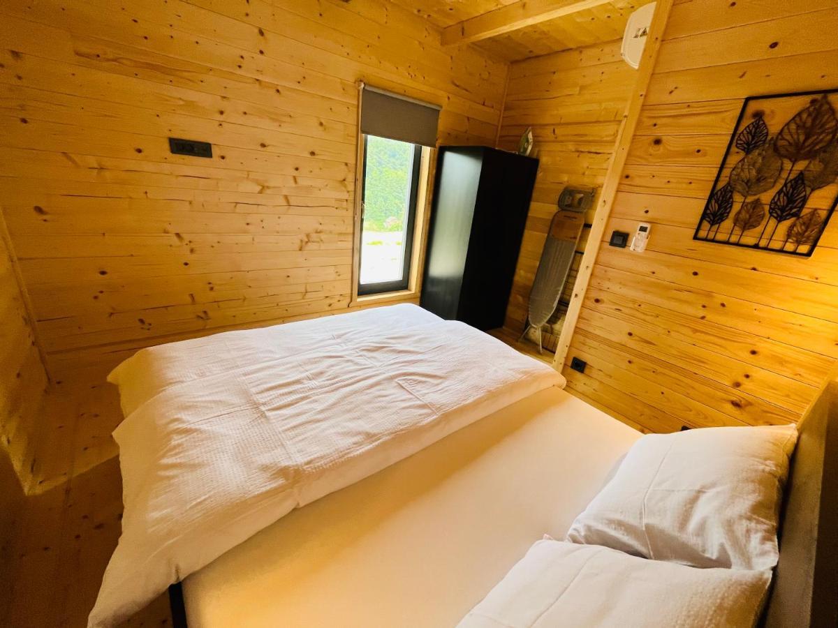 Holiday House Adamo Selno ภายนอก รูปภาพ