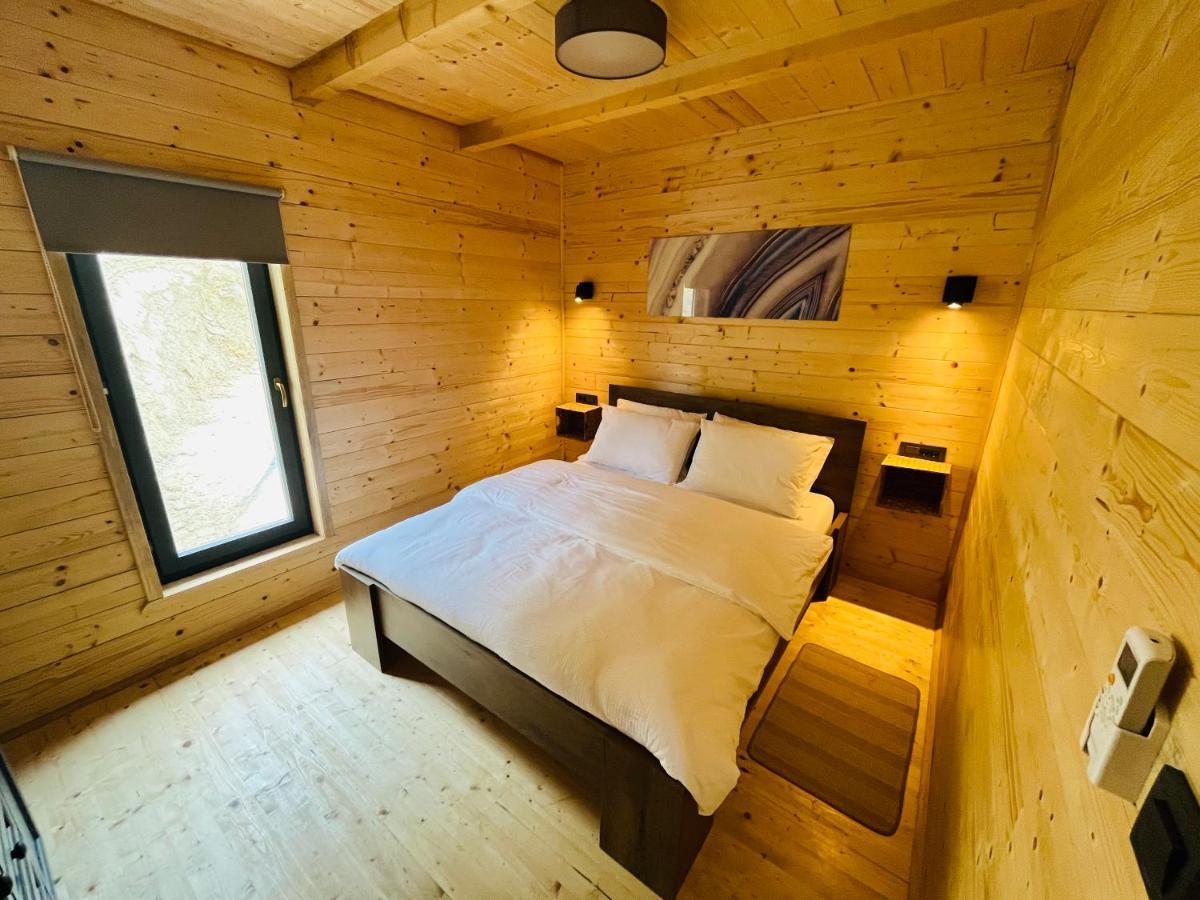 Holiday House Adamo Selno ภายนอก รูปภาพ
